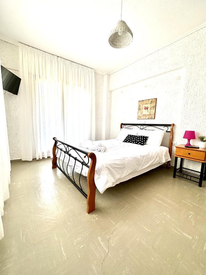 Katerina Apartments Неос Пиргос Стая снимка