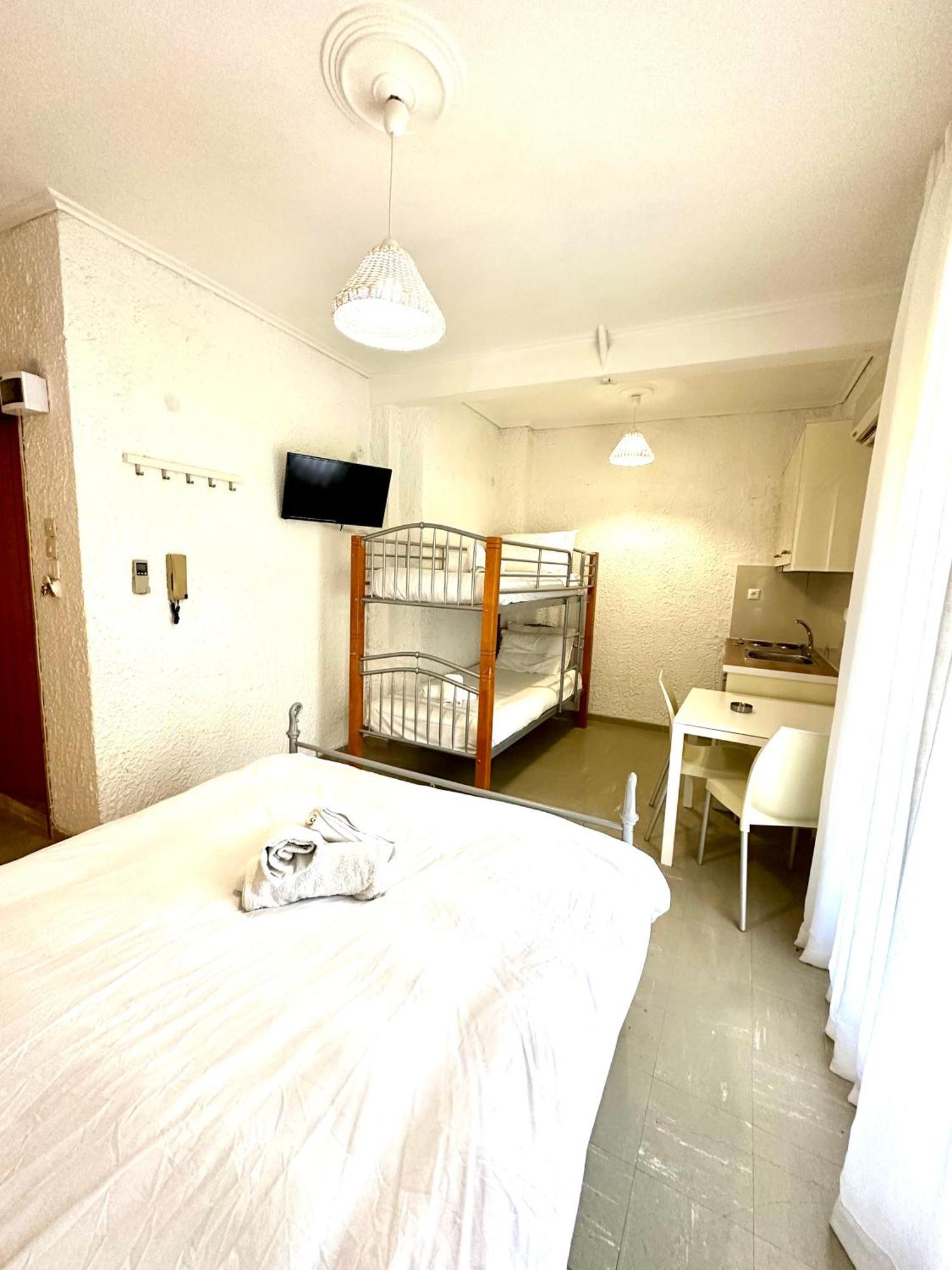 Katerina Apartments Неос Пиргос Екстериор снимка