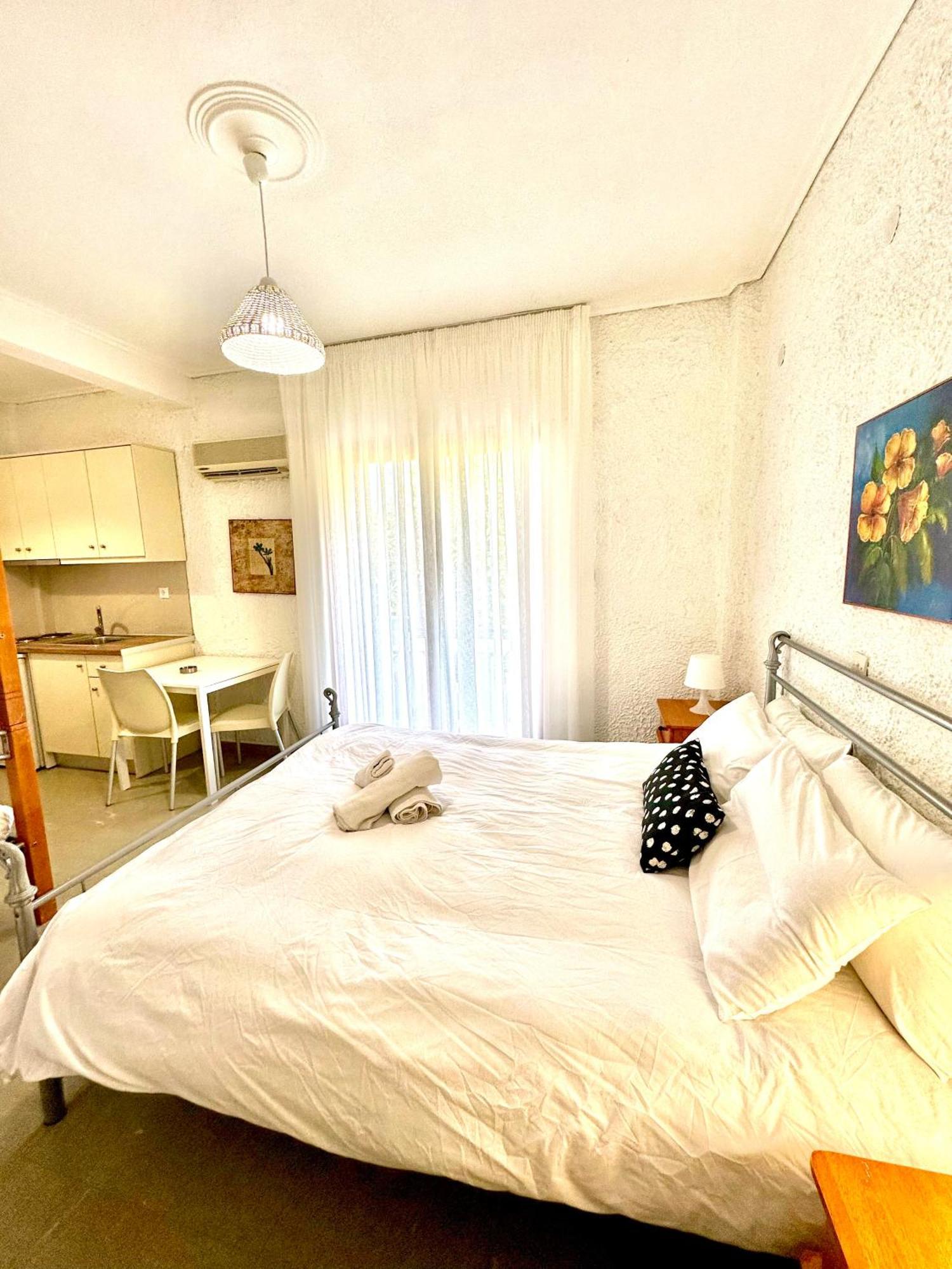 Katerina Apartments Неос Пиргос Стая снимка