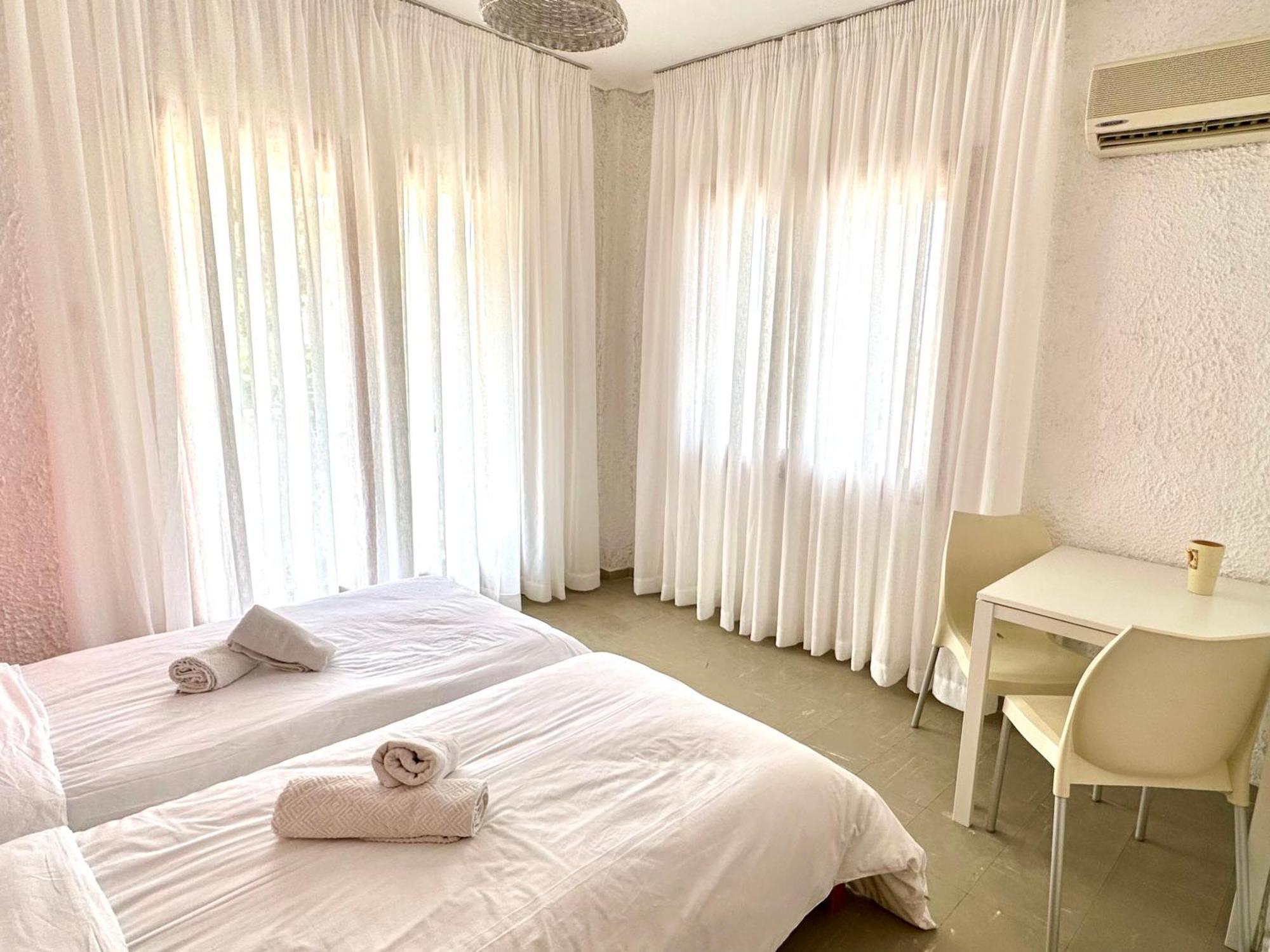 Katerina Apartments Неос Пиргос Стая снимка
