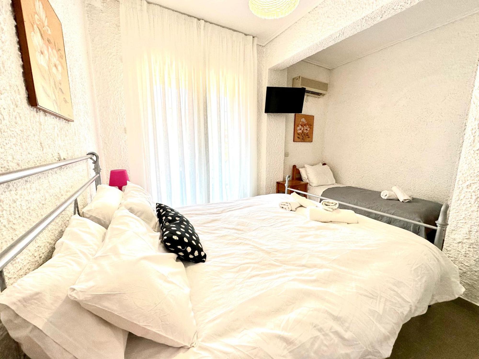 Katerina Apartments Неос Пиргос Стая снимка