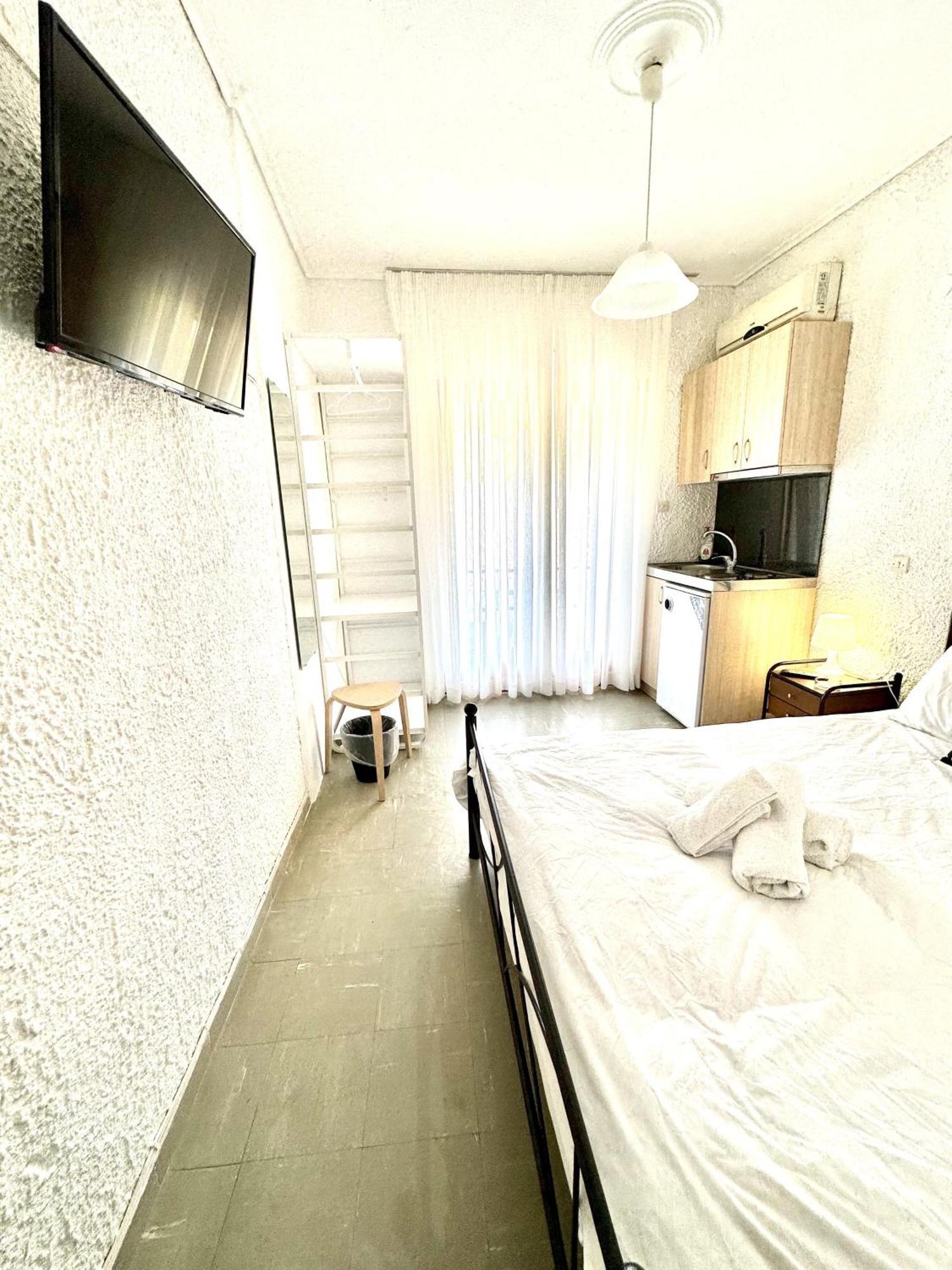 Katerina Apartments Неос Пиргос Стая снимка