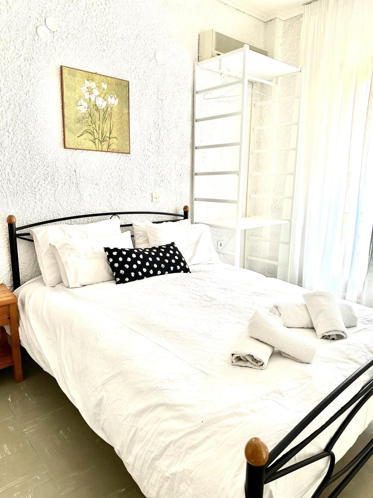 Katerina Apartments Неос Пиргос Стая снимка